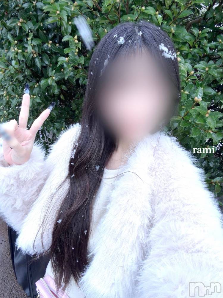 三条デリヘルLady-出稼ぎ0！地域密着デリヘル-(レディー) らみ★天然美巨乳(25)の12月6日写メブログ「滅多に現れない夜の出没です🖤」