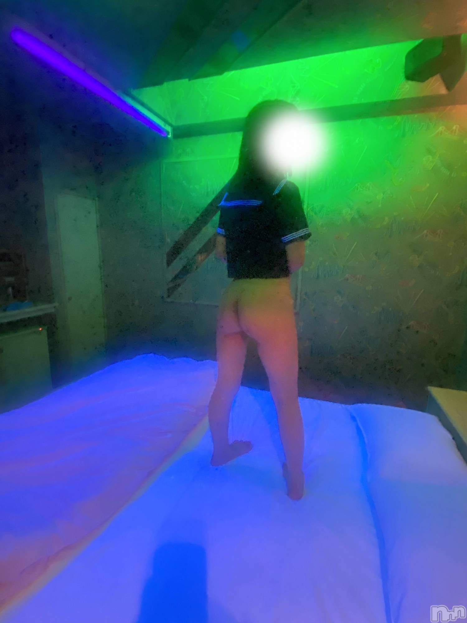 三条デリヘルコスプレ専門店　BLUE MOON(ブルームーン)ふわふわ系美少女＃おとは(23)の2024年7月4日写メブログ「すいかグミ食べたよ🍉」