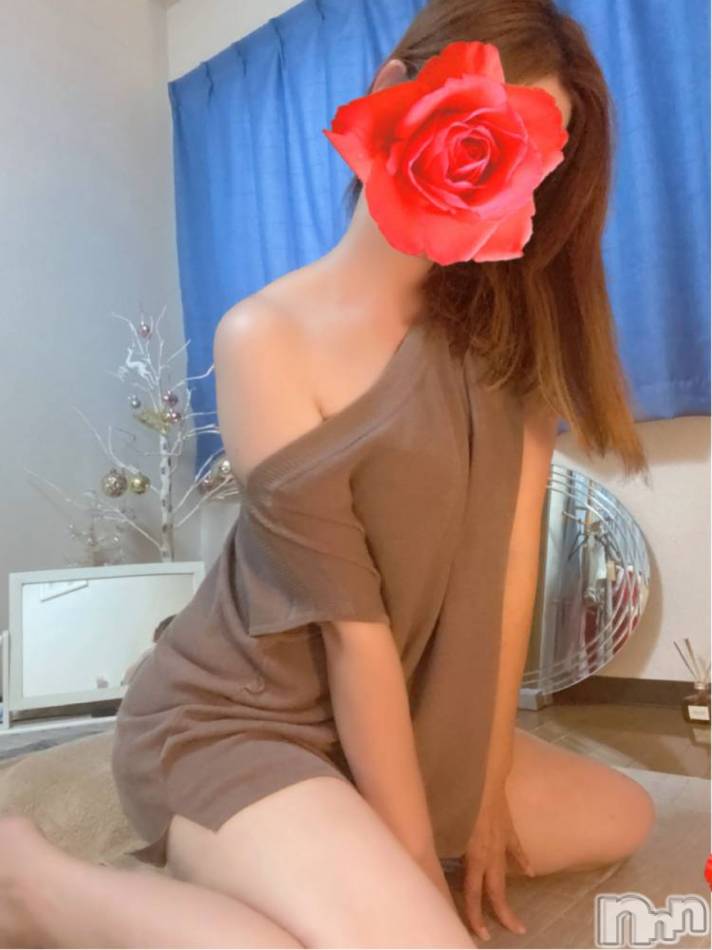 新潟メンズエステ(ハナハナ)の2024年10月9日お店速報「花花せりさん10時から早割り引きにて、癒しの扉を開けて、お待ちしてます。」