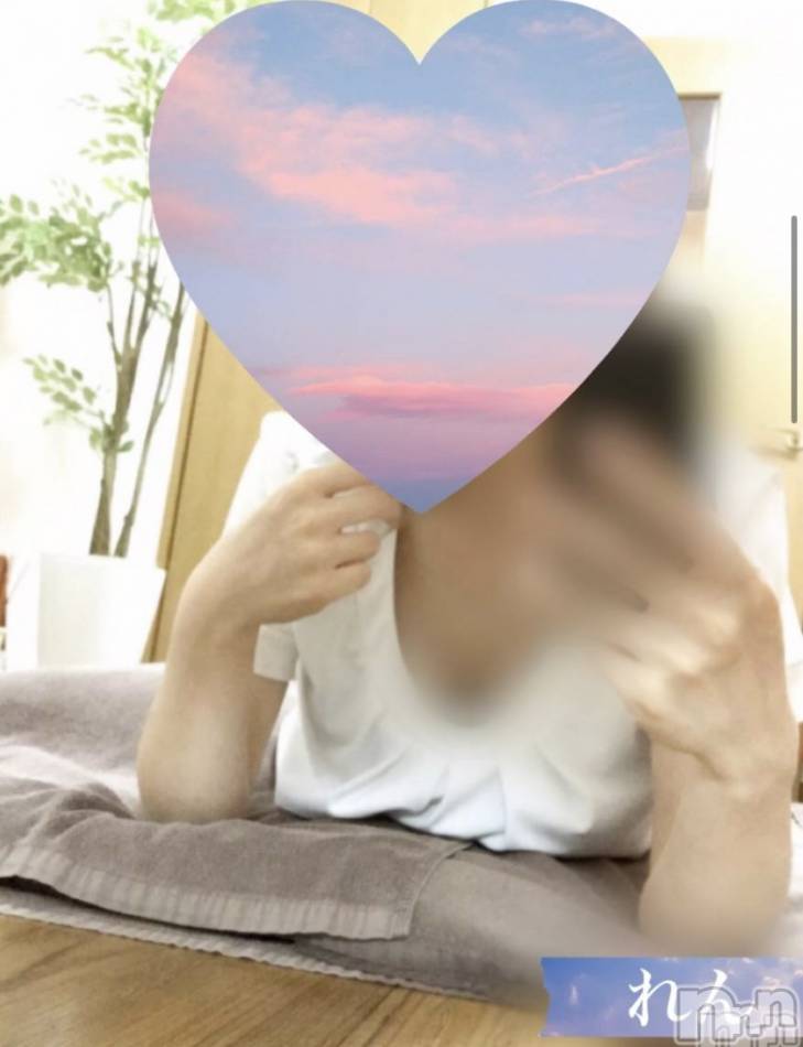 新潟メンズエステ(ハナハナ)の2025年5月22日お店速報「花花 綺麗系マッサージ上手なれんさん割引ありでご案内可能です♡♡」