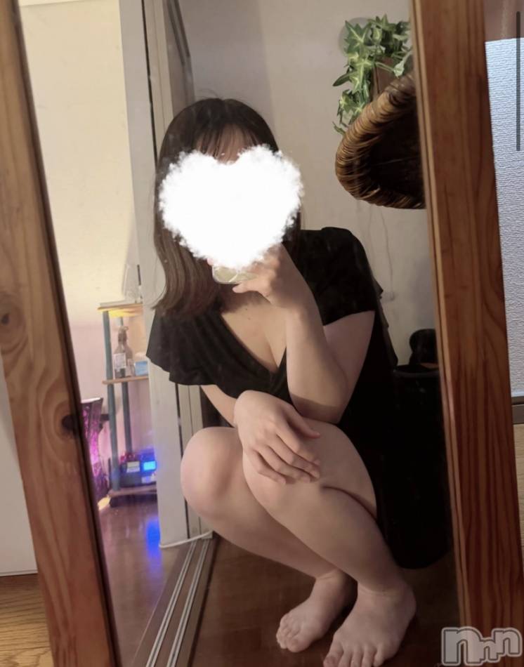 新潟メンズエステ(ハナハナ)の2025年6月13日お店速報「花花 スレンダー美女よもぎさん割引あります🌿‬✨」