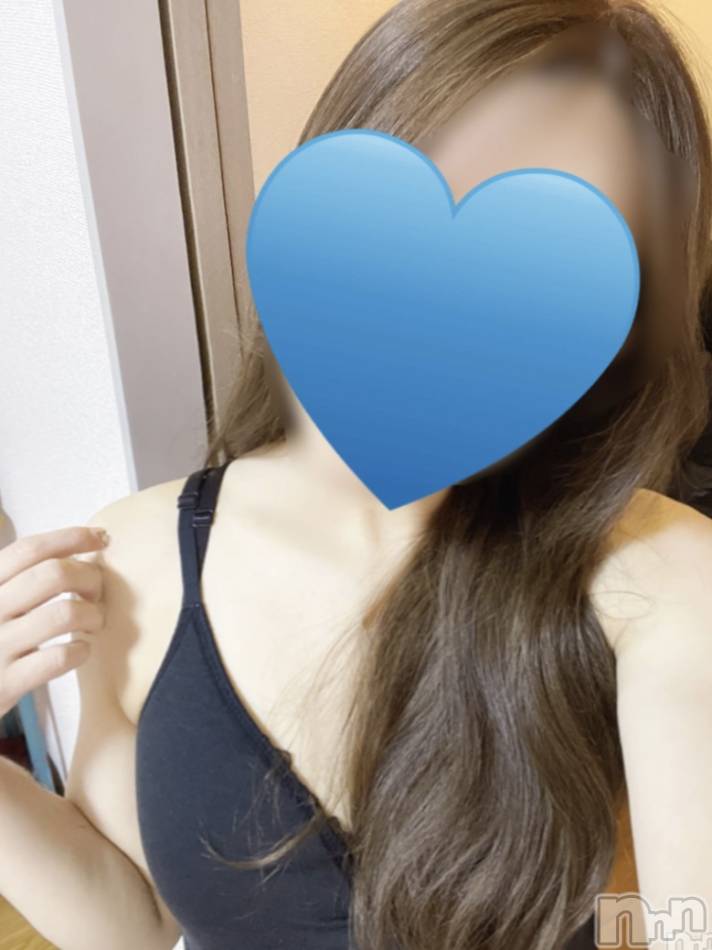 新潟メンズエステ(ハナハナ)の2025年7月21日お店速報「花花 人気急上昇中あおいさん割引クーポンあります🌿‬」