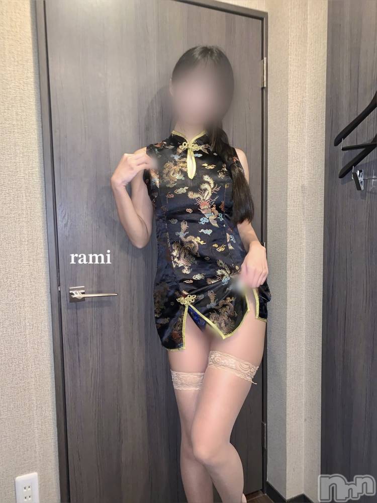 上越デリヘルらぶらぶ　地域密着!!地元新潟女性と会える店(ラブラブ) 【レア】らみ★新潟1の天然美巨乳(25)の10月3日写メブログ「よ~~~くみるとはみマンしちゃってるんだ🖤」