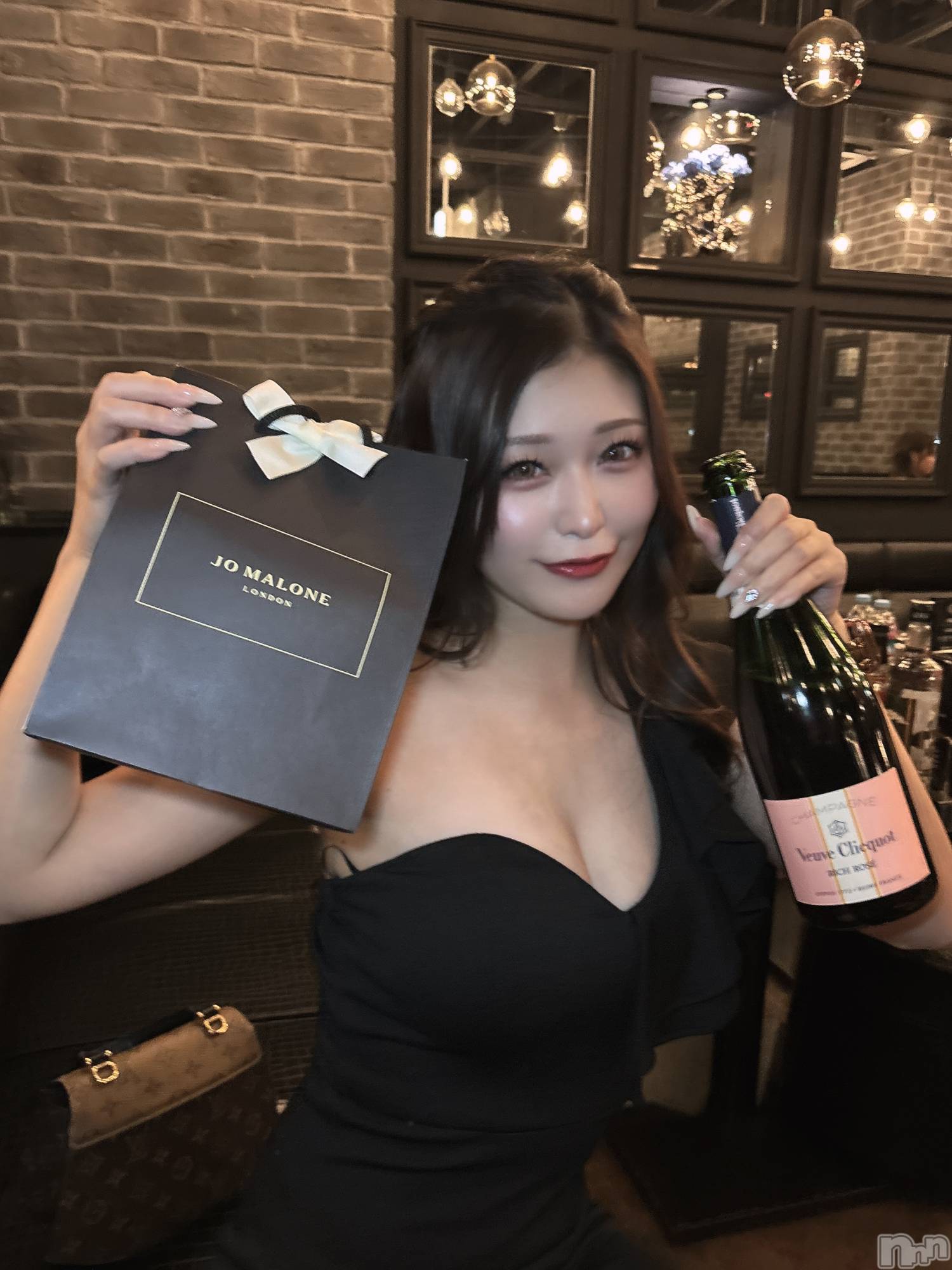 �����������Х��顦�����GRAND ROUGE(�����롼����) ��2026ǯ1��25���̥�֥����֤來�ӽФƤ���