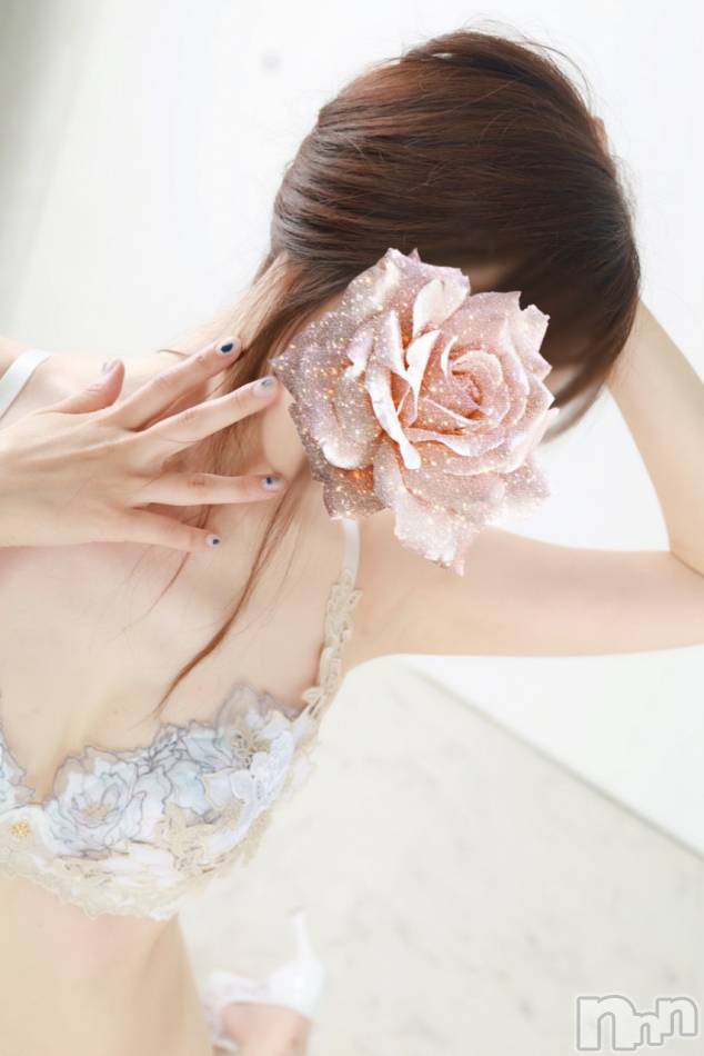 三条デリヘル(レディー)の2022年4月18日お店速報「今夜も美女が沢山ご奉仕しちゃうぞ」