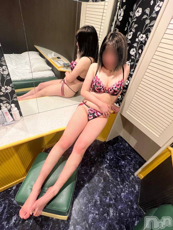 三条デリヘル(レディー)の2023年11月25日お店速報「爆乳美女✨本日初出勤です!!✨」