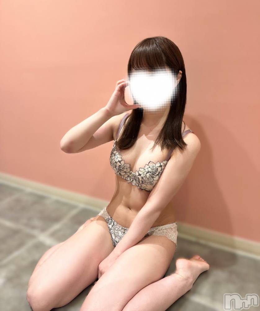 新潟手コキsleepy girl(スリーピーガール) しおりちゃん(23)の5月4日写メブログ「しおりちゃーん！はーい！何が好きー？」