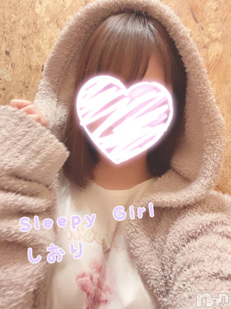 新潟手コキsleepy girl(スリーピーガール) しおりちゃん(23)の10月16日写メブログ「(ﾉ)・ ω・(ヾ)ﾓﾌﾓﾌ」