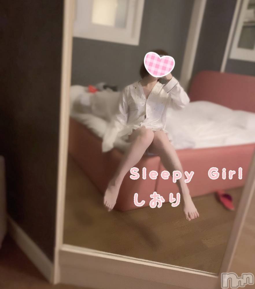 新潟手コキsleepy girl(スリーピーガール) しおりちゃん(23)の11月30日写メブログ「おはようございます٩(*´꒳`*)۶」