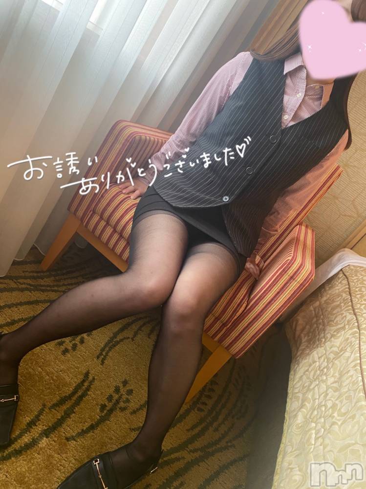 新潟手コキsleepy girl(スリーピーガール) しおりちゃん(23)の10月4日写メブログ「空きました🪄⌒♡｡．」