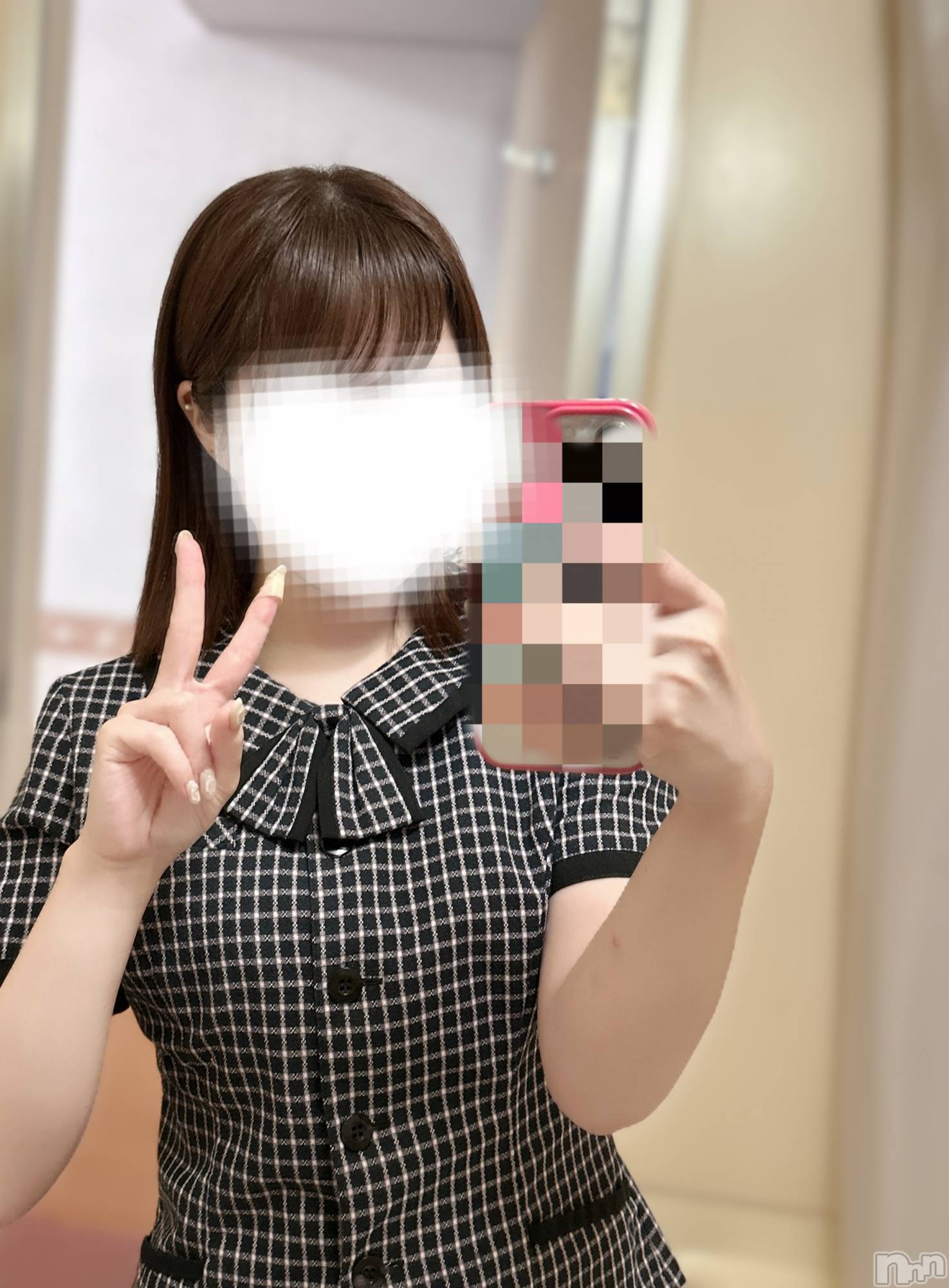 新潟手コキsleepy girl(スリーピーガール)しおりちゃん(23)の2024年8月11日写メブログ「陰キャぴーす✌(・＿・)✌」