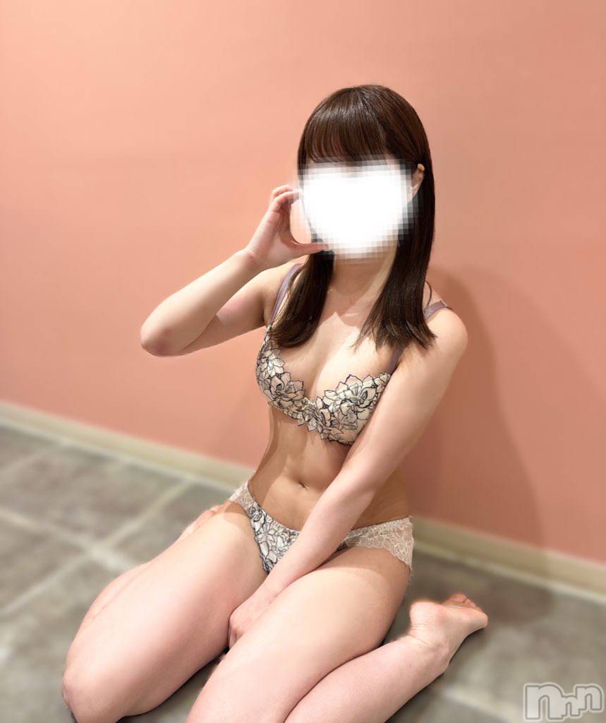 新潟手コキsleepy girl(スリーピーガール)しおりちゃん(23)の2025年5月4日写メブログ「しおりちゃーん！はーい！何が好きー？」