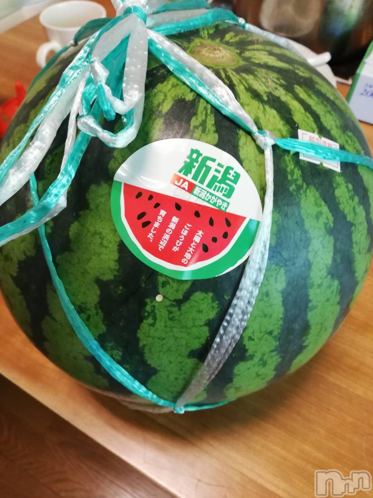 上越デリヘル上越最安値！奥様Deli急便(ジョウエツサイヤスネ！オクサマデリキュウビン) 熟女エロパワー全開　あきほ(54)の7月8日写メブログ「スイカ買ってきたよ🍉」