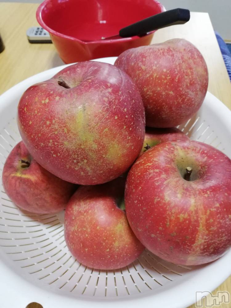 上越デリヘル上越最安値！奥様Deli急便(ジョウエツサイヤスネ！オクサマデリキュウビン) 熟女エロパワー全開　あきほ(54)の12月11日写メブログ「頂きました🍎」