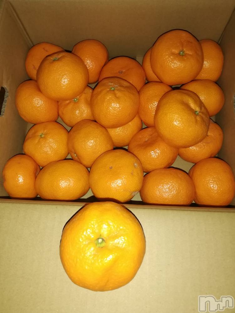 上越デリヘル上越最安値！奥様Deli急便(ジョウエツサイヤスネ！オクサマデリキュウビン) 熟女エロパワー全開　あきほ(54)の12月31日写メブログ「今年最後にあきほを食べに来てね🏩❤️」