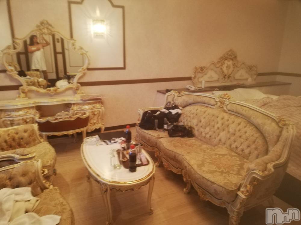 上越デリヘル上越最安値！奥様Deli急便(ジョウエツサイヤスネ！オクサマデリキュウビン) 熟女エロパワー全開　あきほ(54)の2月22日写メブログ「ラフォーレのVIP」