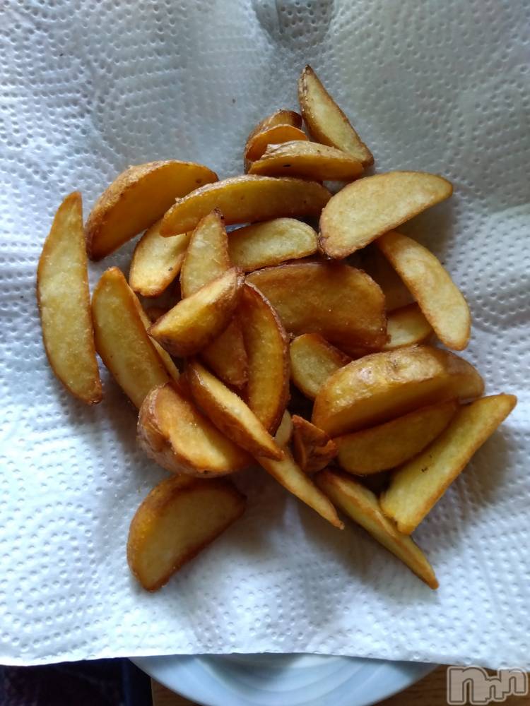 上越デリヘル上越最安値！奥様Deli急便(ジョウエツサイヤスネ！オクサマデリキュウビン) 熟女エロパワー全開　あきほ(54)の5月2日写メブログ「今日も宜しくね😊15:00受け付け終了」