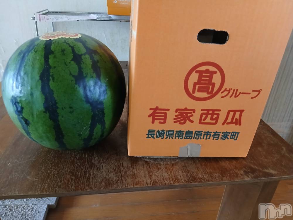 上越デリヘル上越最安値！奥様Deli急便(ジョウエツサイヤスネ！オクサマデリキュウビン) 熟女エロパワー全開　あきほ(54)の4月17日写メブログ「長崎のスイカ屋さんから届いたよ🍉」