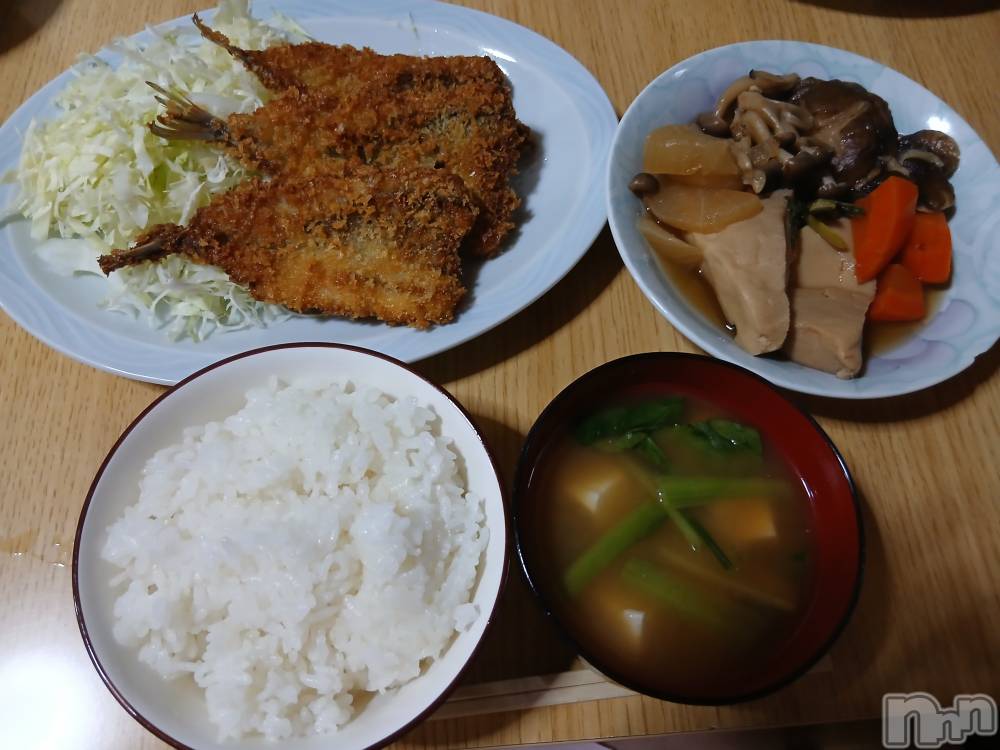 上越デリヘル上越最安値！奥様Deli急便(ジョウエツサイヤスネ！オクサマデリキュウビン) 熟女エロパワー全開　あきほ(54)の10月9日写メブログ「秋晴れ☀️」