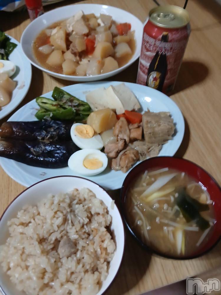 上越デリヘル上越最安値！奥様Deli急便(ジョウエツサイヤスネ！オクサマデリキュウビン) 熟女エロパワー全開　あきほ(54)の10月14日写メブログ「おはよう…久しぶりの雨☔気を付けて会いに来てね♥️」