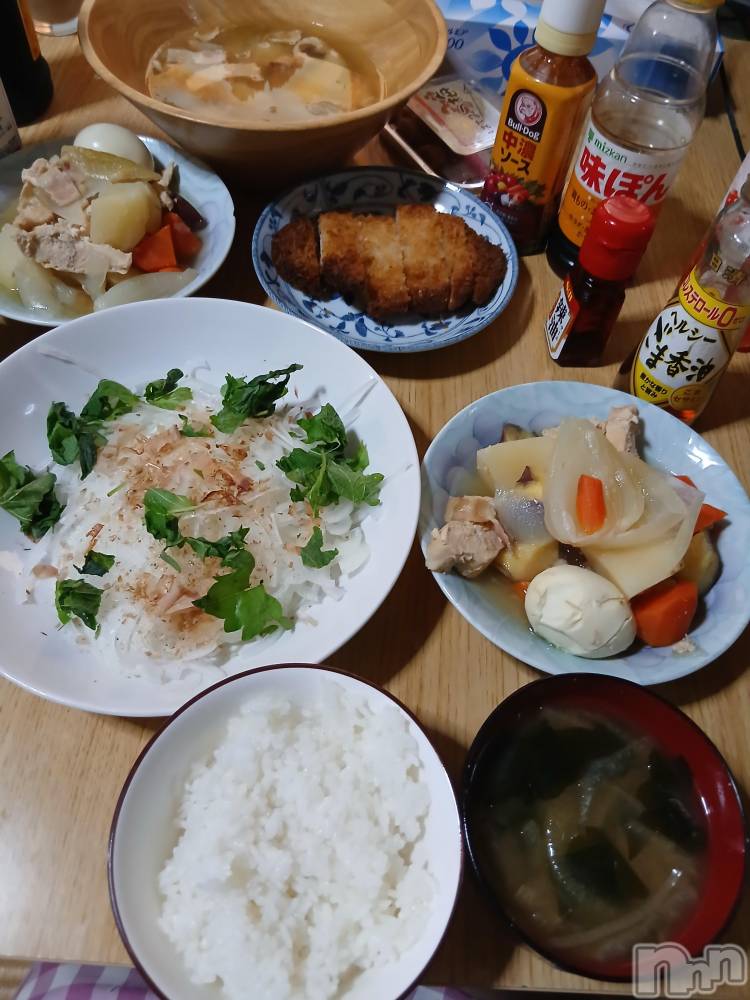 上越デリヘル上越最安値！奥様Deli急便(ジョウエツサイヤスネ！オクサマデリキュウビン) 熟女エロパワー全開　あきほ(54)の10月15日写メブログ「秋晴れ🍁🌰今日も1日宜しくね♥️」