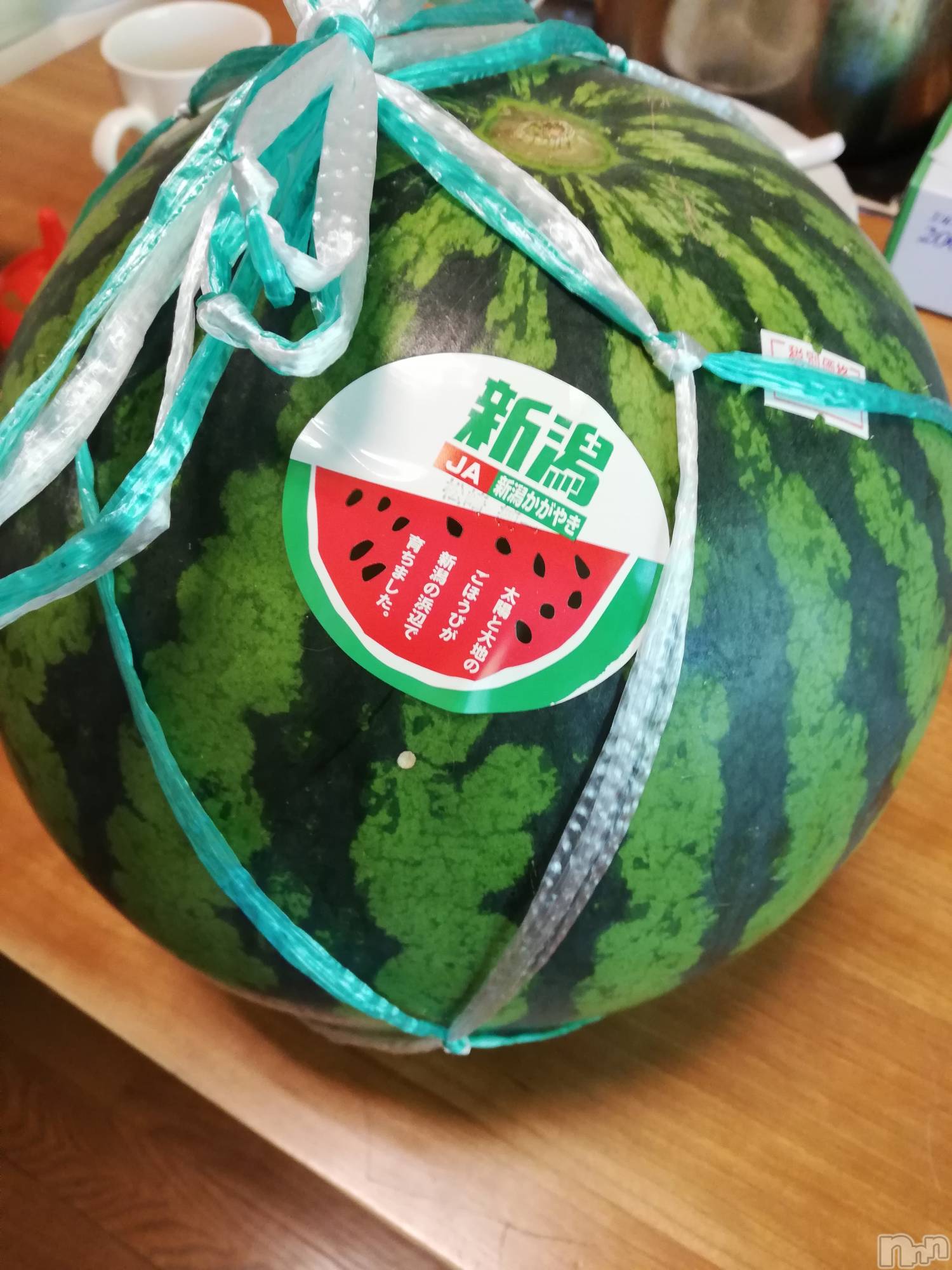 上越デリヘル上越最安値！奥様Deli急便(ジョウエツサイヤスネ！オクサマデリキュウビン)熟女エロパワー全開　あきほ(54)の2022年7月8日写メブログ「スイカ買ってきたよ🍉」