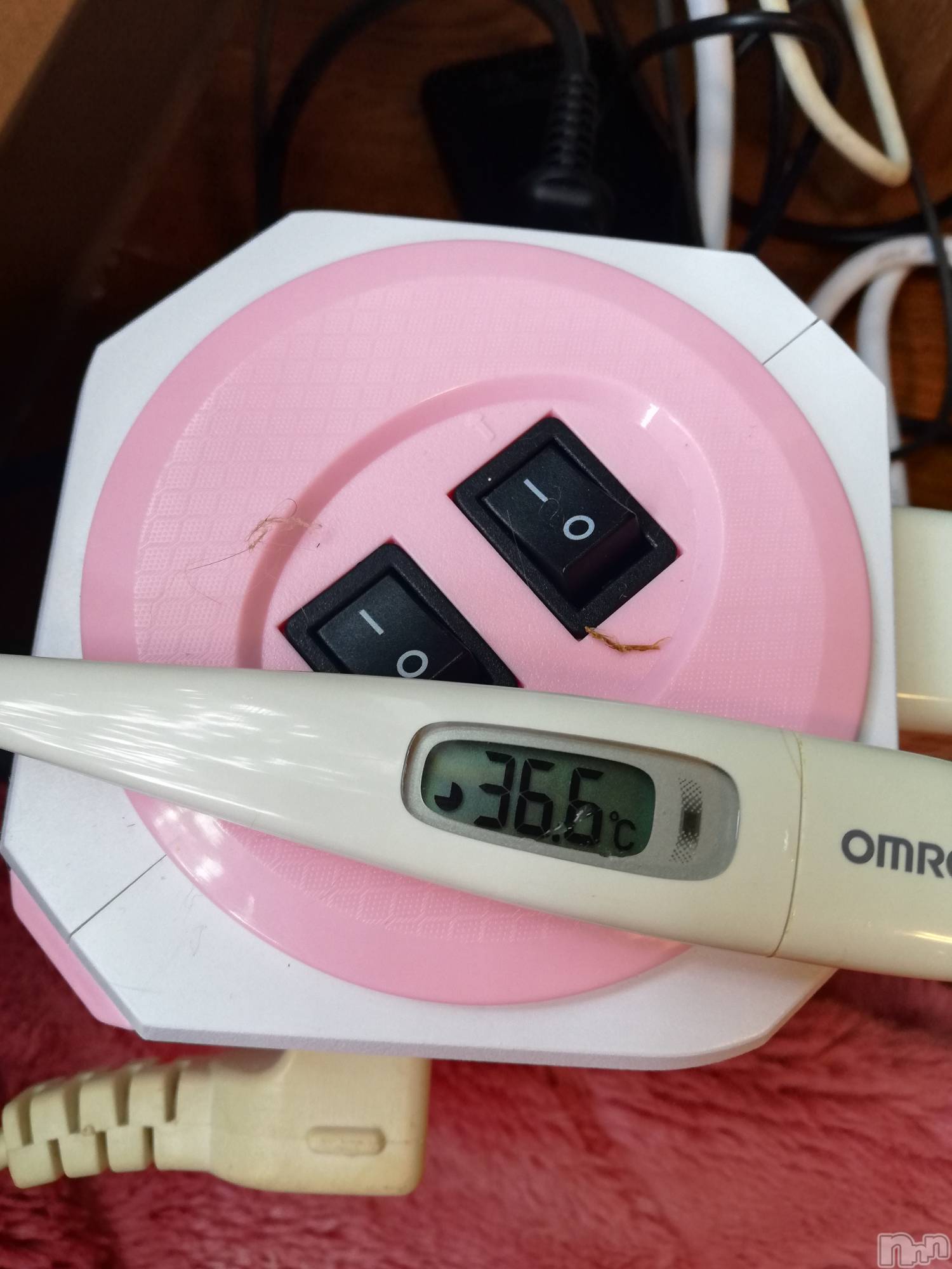 上越デリヘル上越最安値！奥様Deli急便(ジョウエツサイヤスネ！オクサマデリキュウビン)熟女エロパワー全開　あきほ(54)の2022年7月16日写メブログ「おはよう☺️今日は17時までだよ🎵」