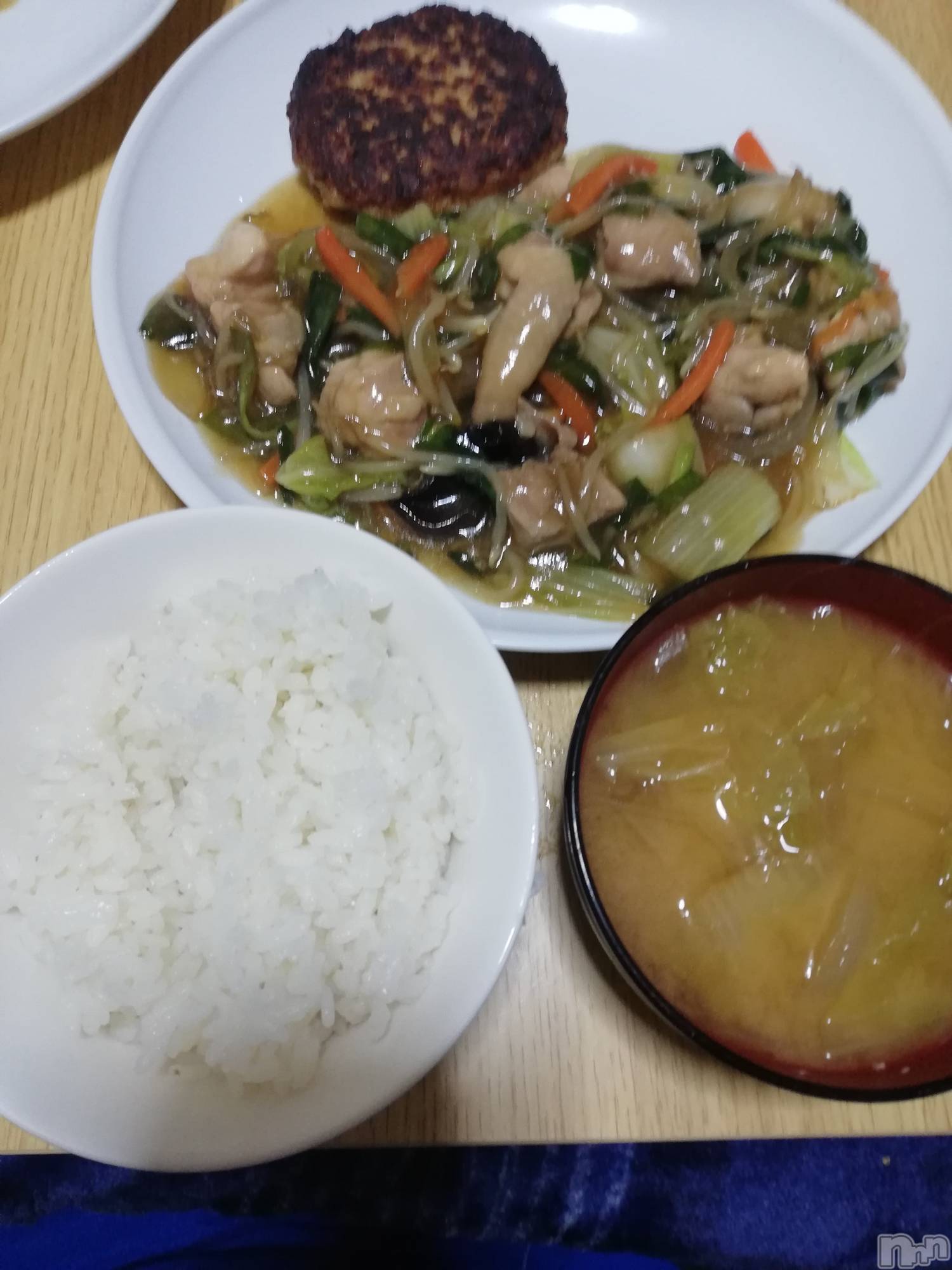 上越デリヘル上越最安値！奥様Deli急便(ジョウエツサイヤスネ！オクサマデリキュウビン)熟女エロパワー全開　あきほ(54)の2022年12月5日写メブログ「自宅で夕食🍲」