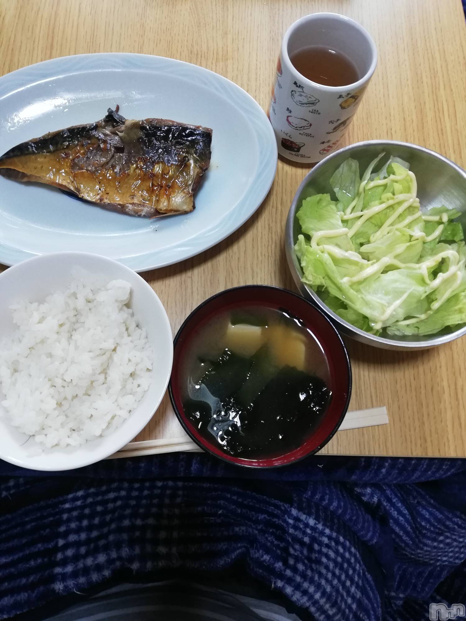 上越デリヘル上越最安値！奥様Deli急便(ジョウエツサイヤスネ！オクサマデリキュウビン)熟女エロパワー全開　あきほ(54)の2022年12月11日写メブログ「ちょっと自宅でお昼ご飯🍚」