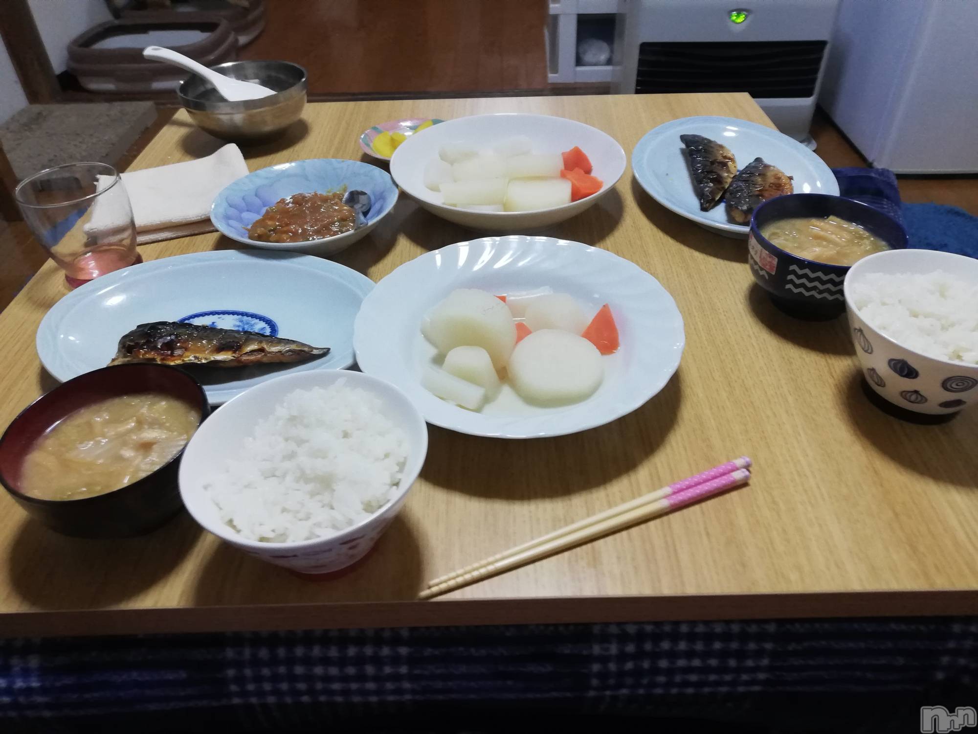 上越デリヘル上越最安値！奥様Deli急便(ジョウエツサイヤスネ！オクサマデリキュウビン)熟女エロパワー全開　あきほ(54)の2023年1月7日写メブログ「今日は七草粥です(*^^*)」