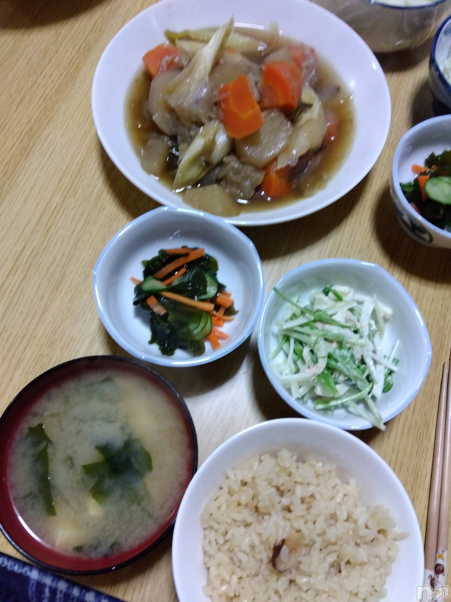 上越デリヘル上越最安値！奥様Deli急便(ジョウエツサイヤスネ！オクサマデリキュウビン)熟女エロパワー全開　あきほ(54)の2023年2月28日写メブログ「おはようございます😊明日明後日出勤します😊」