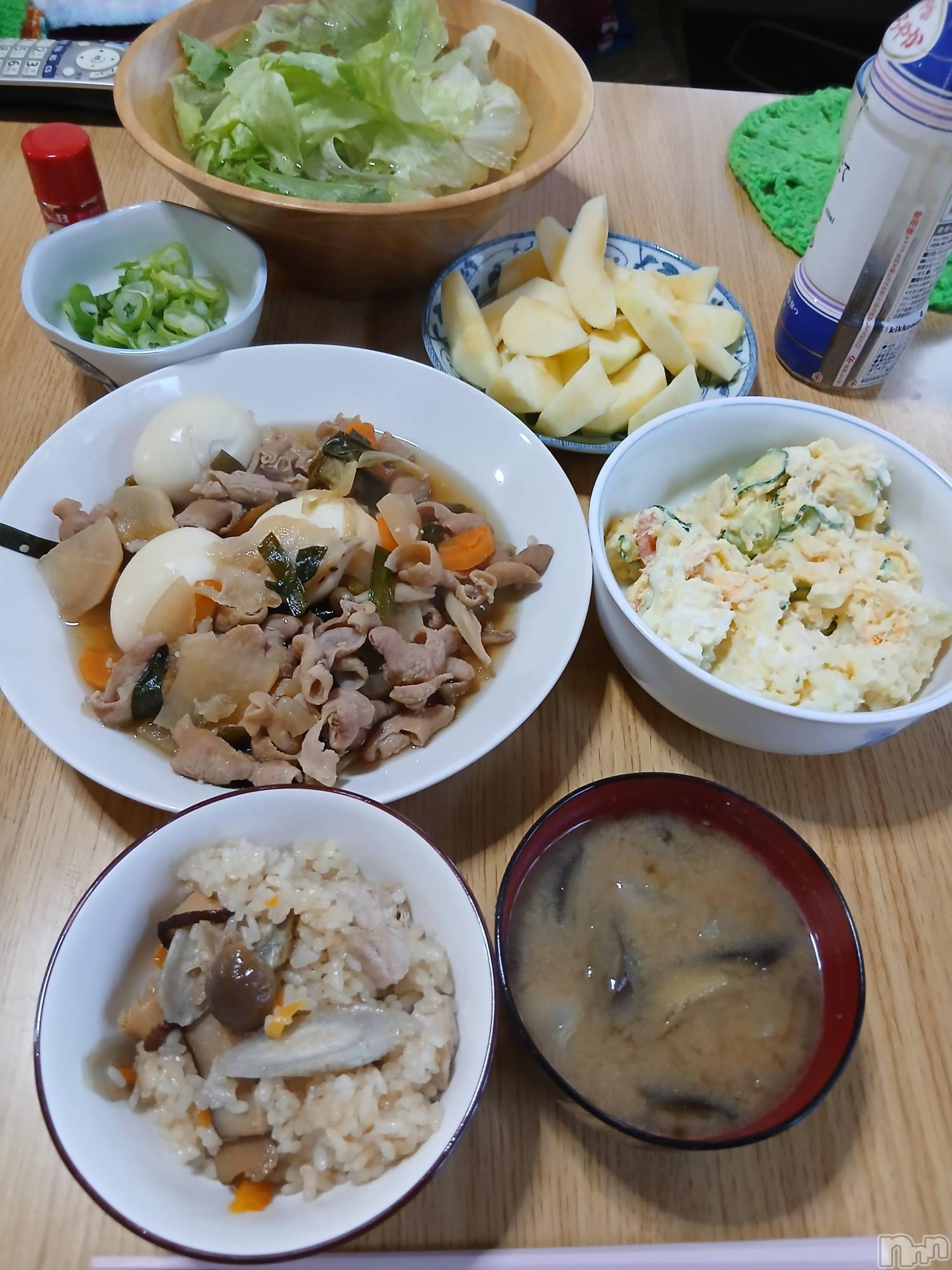 上越デリヘル上越最安値！奥様Deli急便(ジョウエツサイヤスネ！オクサマデリキュウビン)熟女エロパワー全開　あきほ(54)の2026年4月8日写メブログ「おはようございます🙇」