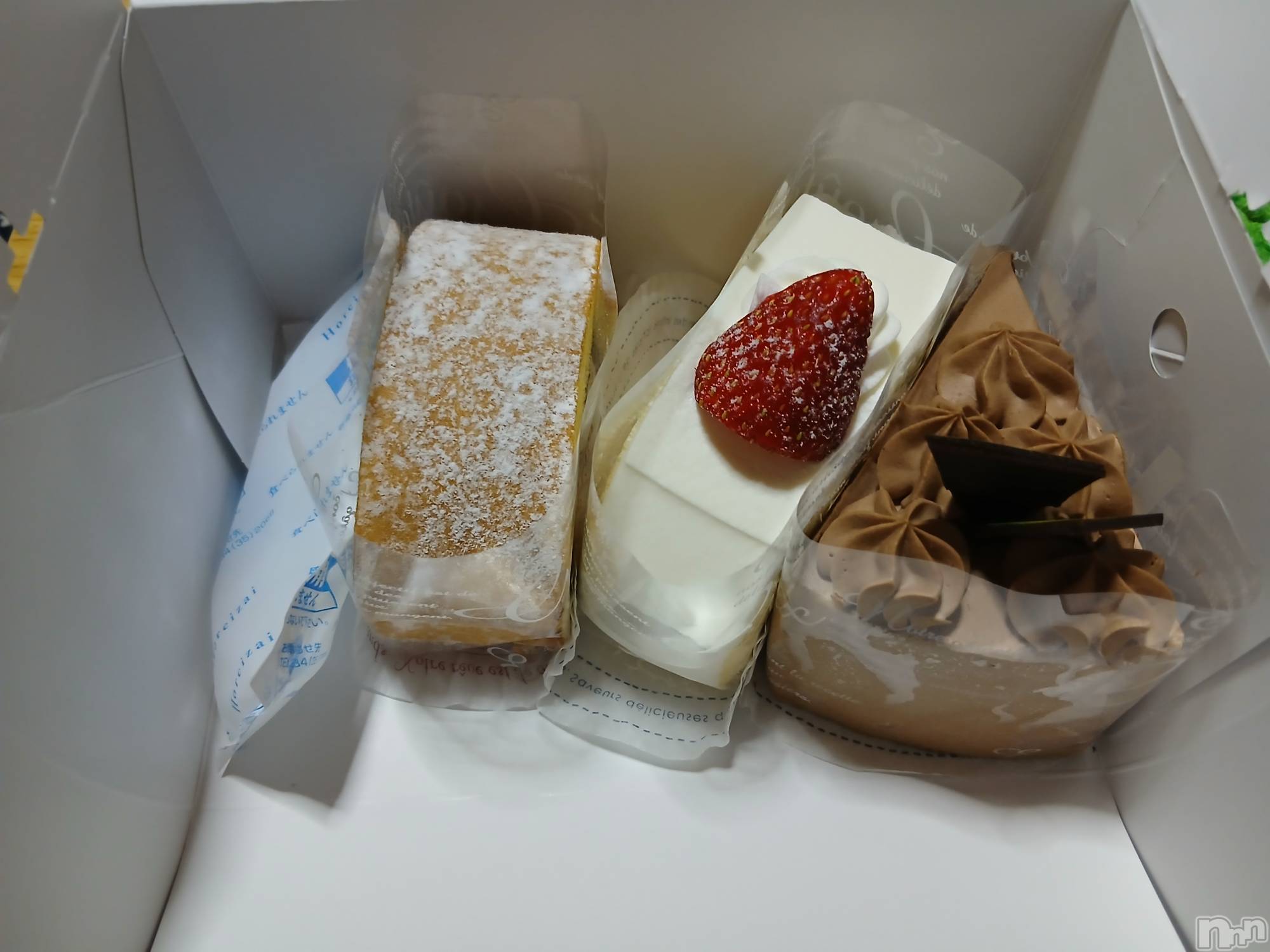 上越デリヘル上越最安値！奥様Deli急便(ジョウエツサイヤスネ！オクサマデリキュウビン)熟女エロパワー全開　あきほ(54)の2026年6月4日写メブログ「おはようございます🙇」