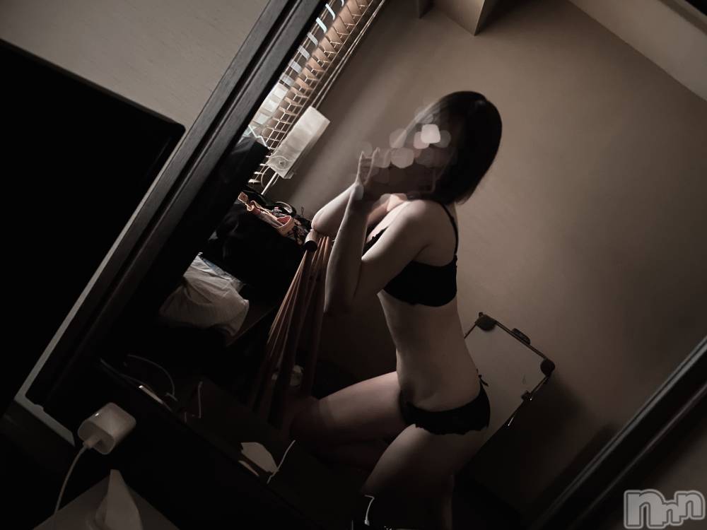 新潟手コキsleepy girl(スリーピーガール) あいらちゃん(22)の10月12日写メブログ「エモくなった」