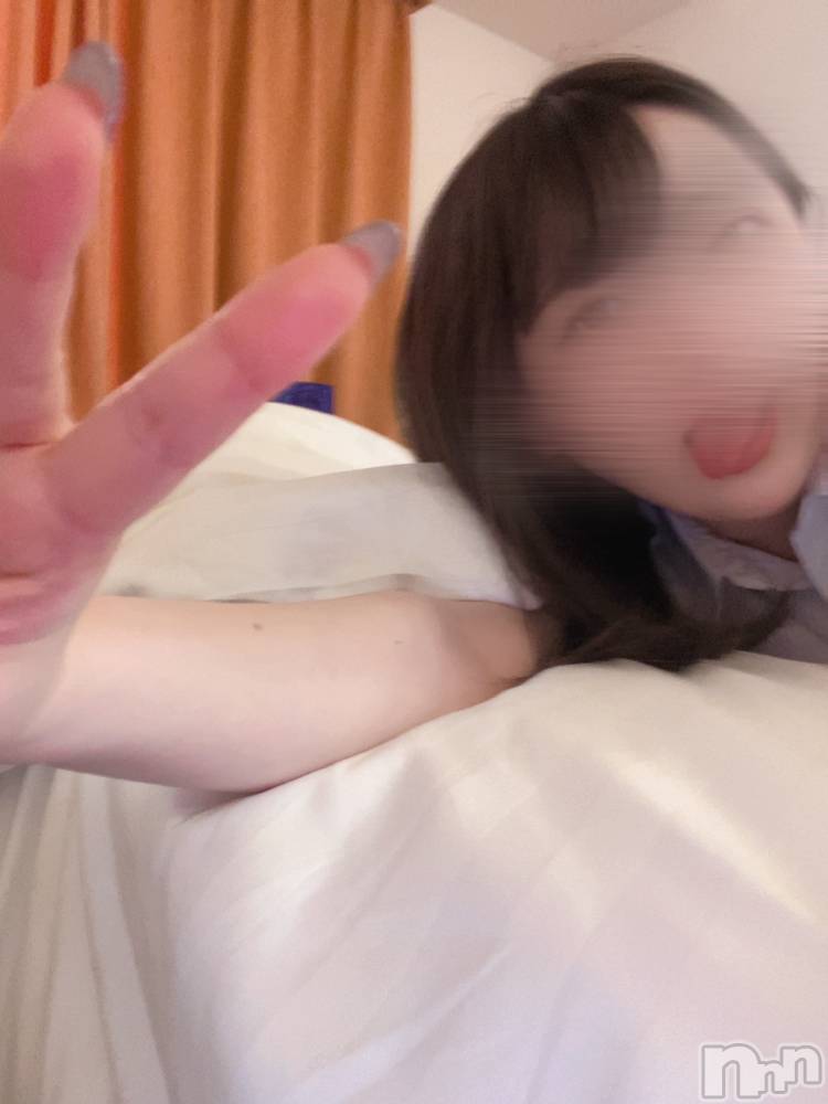 新潟手コキsleepy girl(スリーピーガール) あいらちゃん(22)の10月25日写メブログ「金曜日だー！！😍」
