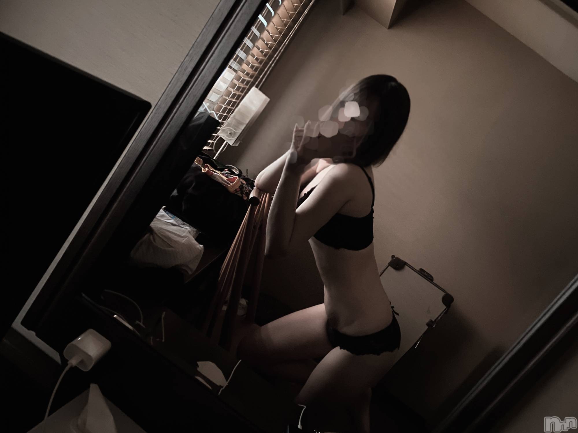 新潟手コキsleepy girl(スリーピーガール)あいらちゃん(20)の2022年10月12日写メブログ「エモくなった」
