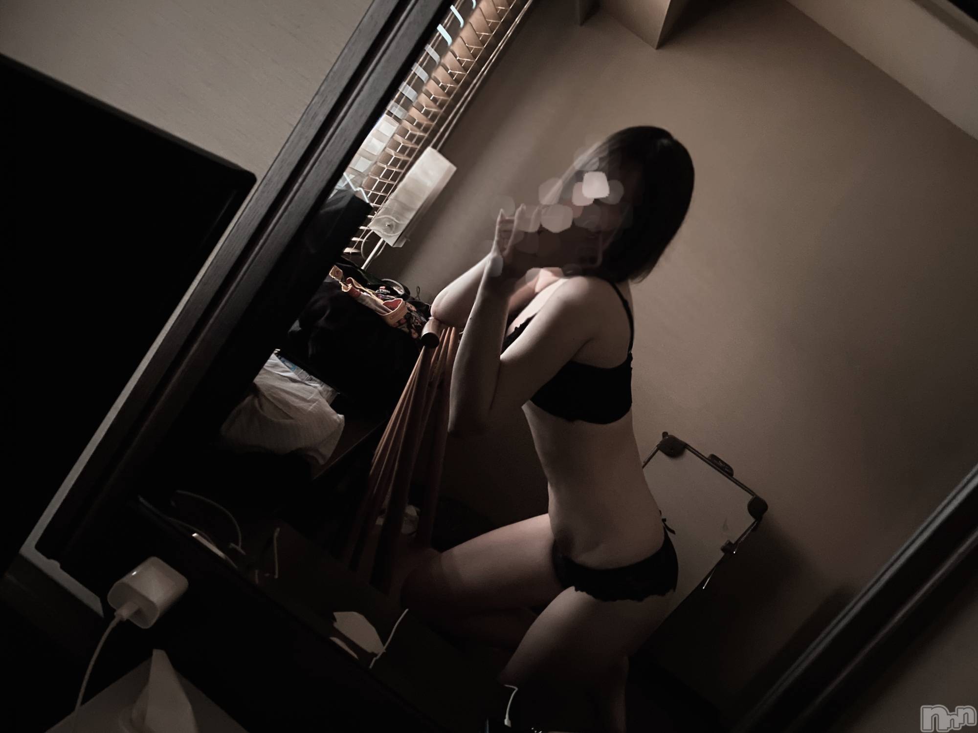 新潟手コキsleepy girl(スリーピーガール)あいらちゃん(22)の2022年10月12日写メブログ「エモくなった」