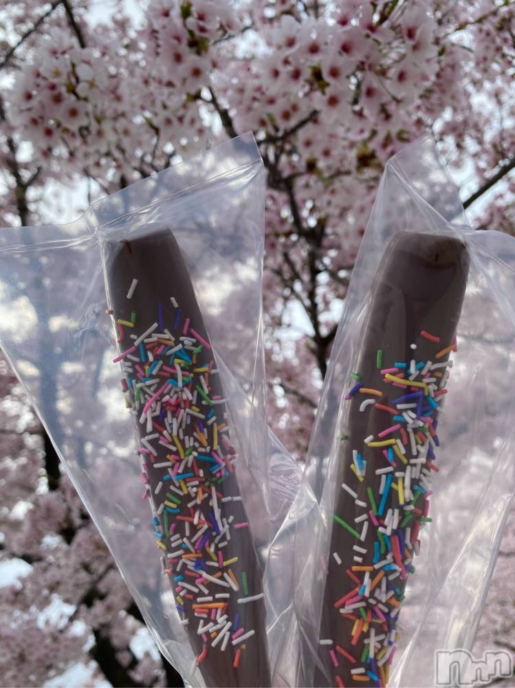 新潟手コキ新潟風俗Noel-ノエル-(ノエル) ほなみ(21)の4月13日写メブログ「チョコとバナナと桜」
