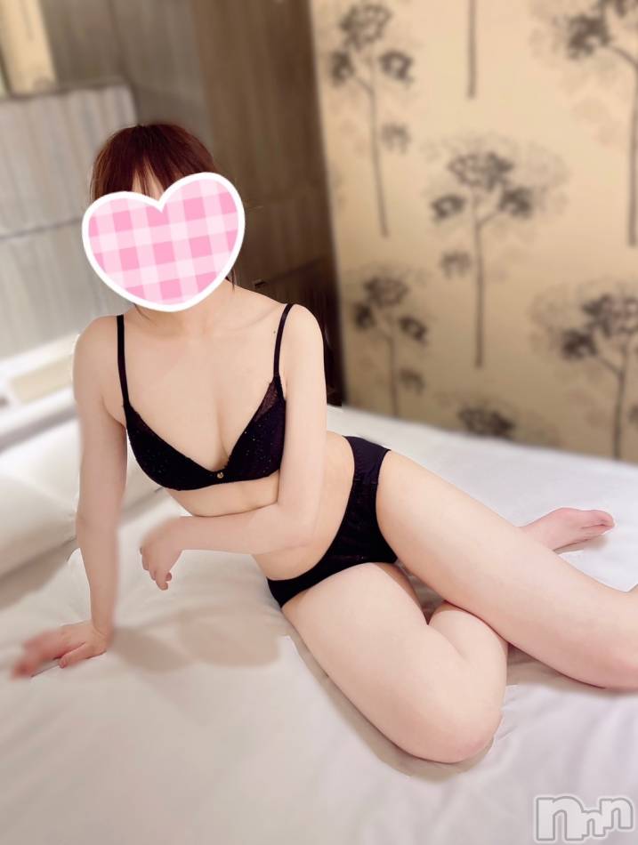 新潟風俗エステ(メルト)の2023年6月9日お店速報「本日出勤2日目の期待の新人!なぎさちゃん空きあります✨」
