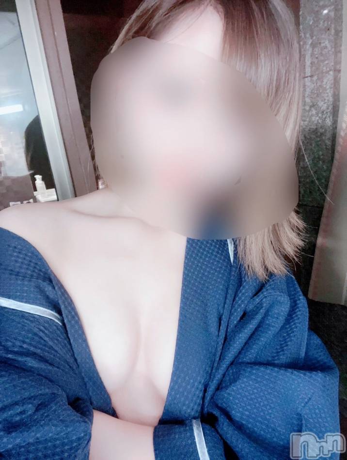 新潟風俗エステ(メルト)の2024年5月22日お店速報「🌻ご奉仕大好き!なるせちゃんに全てを委ねてみませんか?🌻」