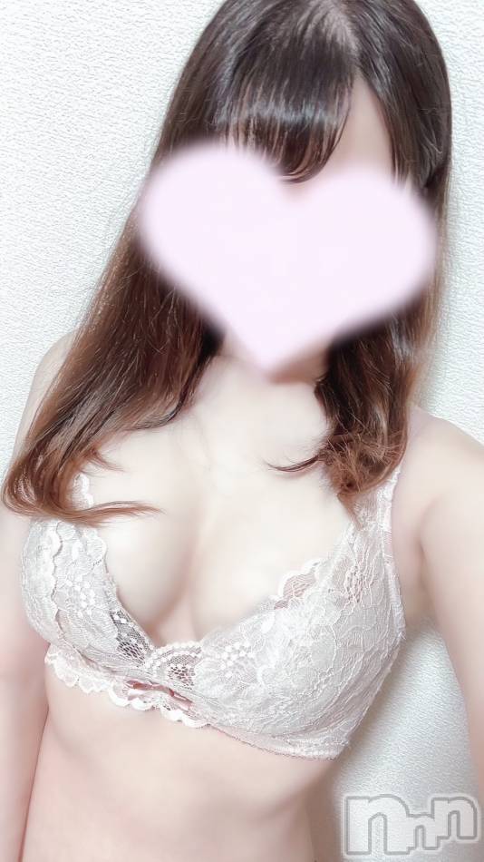 新潟風俗エステ(メルト)の2024年8月19日お店速報「🎶低身長に 圧巻の巨乳!!堪らなく可愛いひなたちゃんと過ごしませんか?🎶」