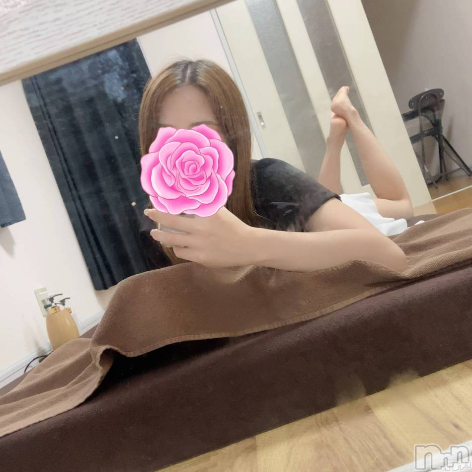 新潟メンズエステ(マイロ)の2023年12月20日お店速報「大人気みかちゃん、かんなちゃんこれからご案内出可能！📞お待ちしてます✨」