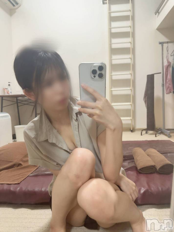 新潟メンズエステ(マイロ)の2024年4月3日お店速報「期待の新人ゆなちゃん本日17時～ご案内開始です✨🍀」