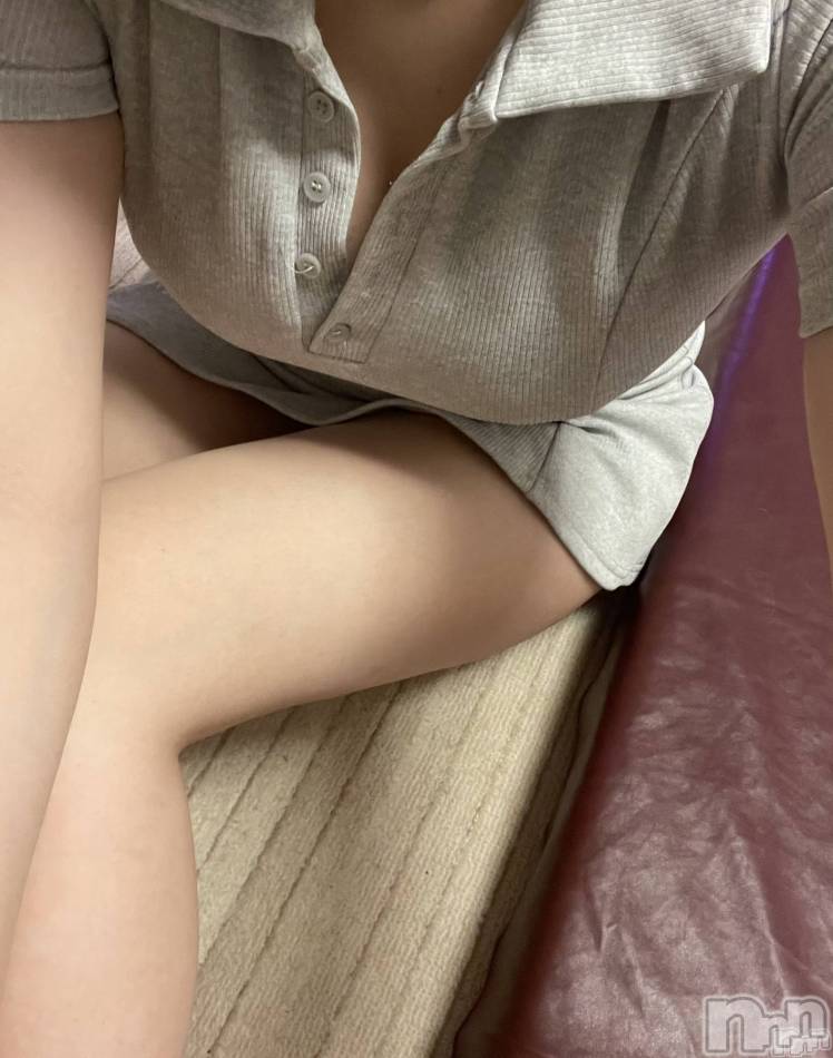 新潟メンズエステ(マイロ)の2025年5月27日お店速報「大人気🍀新人りなさん本日12時から受付中✨ご予約お待ちしております✨」