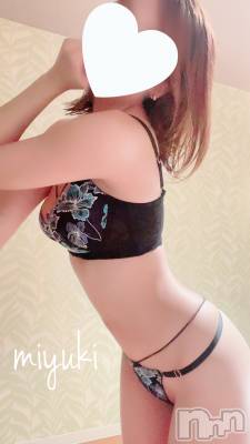 新潟デリヘル Rouge(ルージュ) 平野 みゆき(32)の10月13日写メブログ「今のうちだよ🫣🩵」