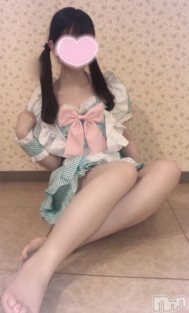 新潟手コキsleepy girl(スリーピーガール) なぎちゃん(20)の8月25日写メブログ「隙間から覗いてみる？」