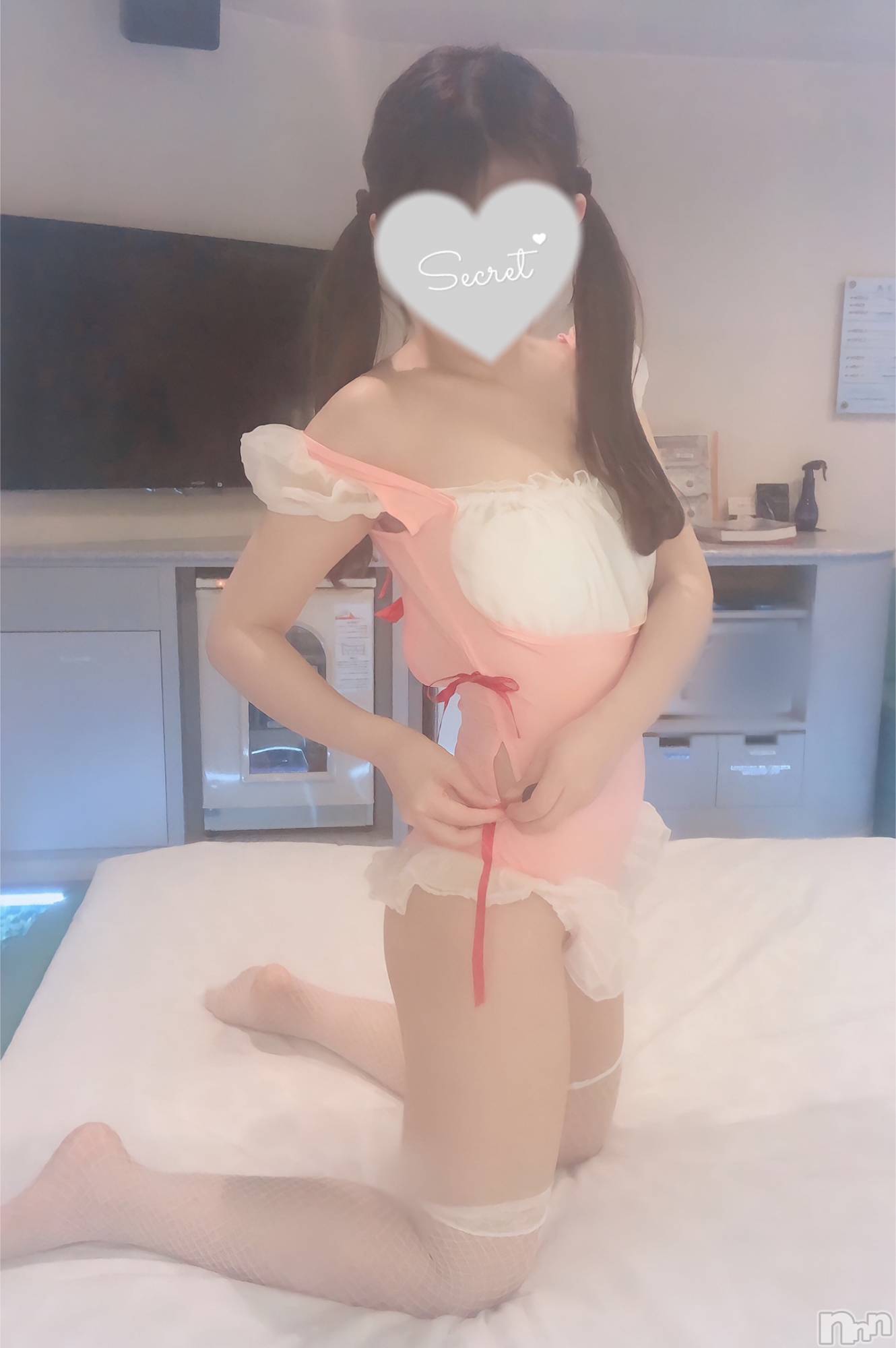 新潟手コキsleepy girl(スリーピーガール)なぎちゃん(22)の2022年10月14日写メブログ「隣から大人の◯◯が‥」