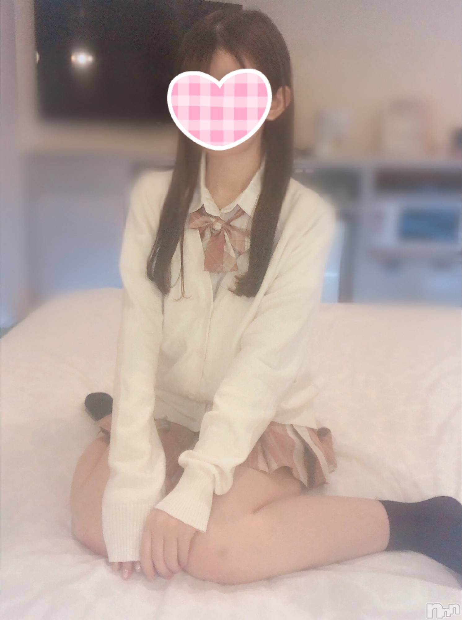 新潟手コキsleepy girl(スリーピーガール)なぎちゃん(22)の2022年10月25日写メブログ「だって見えちゃうんだもん。」
