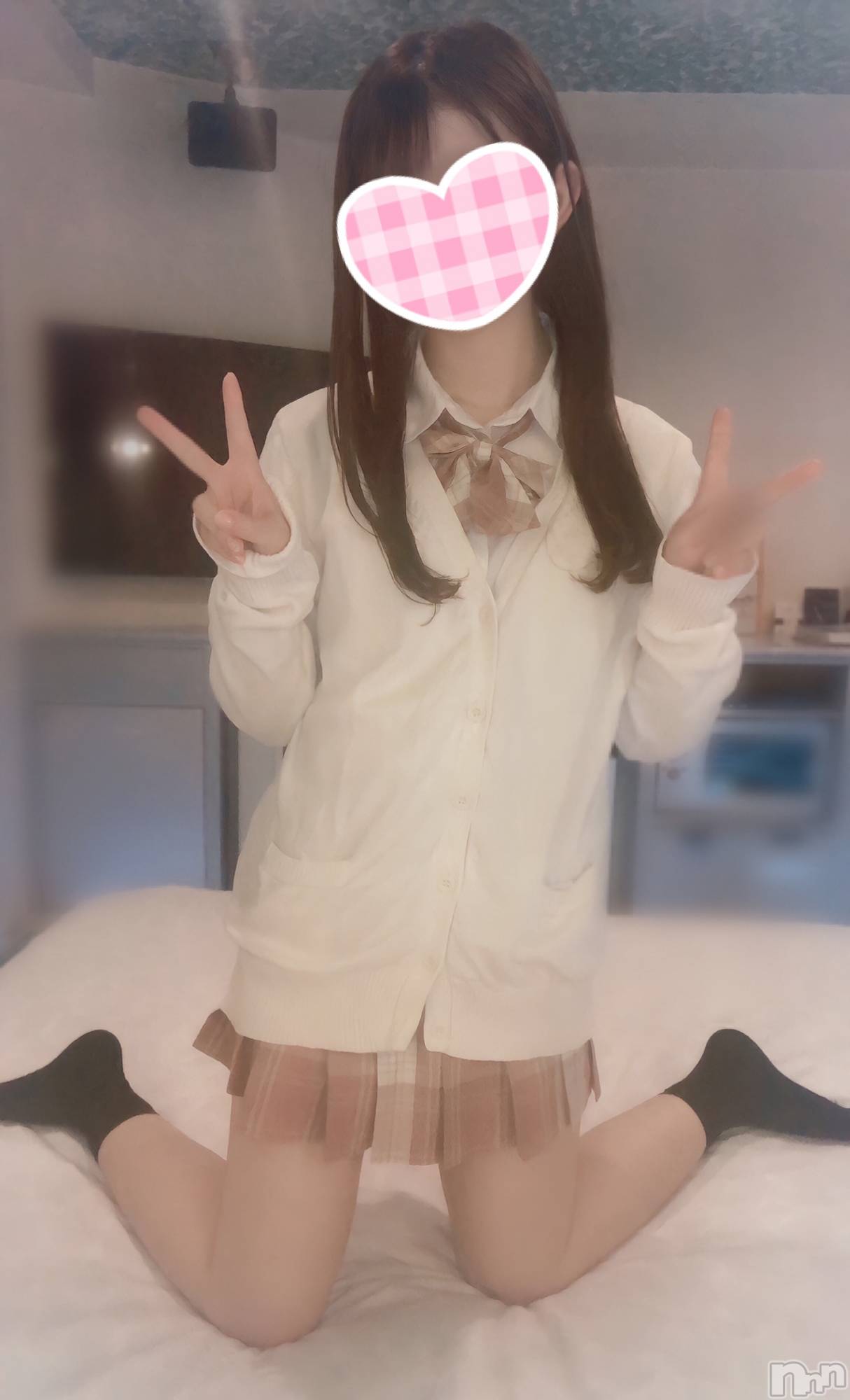 新潟手コキsleepy girl(スリーピーガール)なぎちゃん(20)の2022年11月22日写メブログ「アヘ顔ダブルピース」