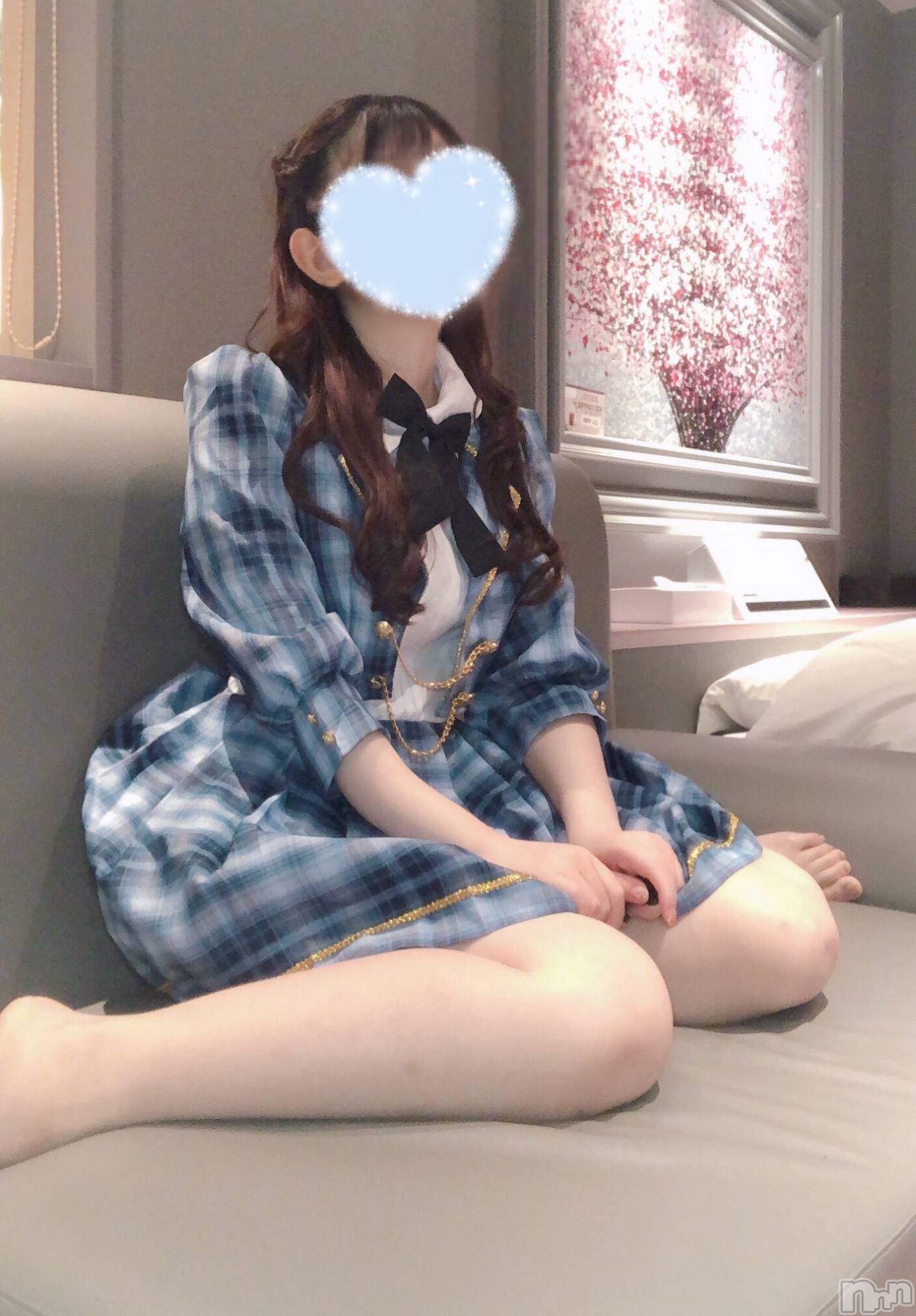 新潟手コキsleepy girl(スリーピーガール)なぎちゃん(22)の2024年10月15日写メブログ「僕の秋を彩ってよ、冬は2人色付けよう。」